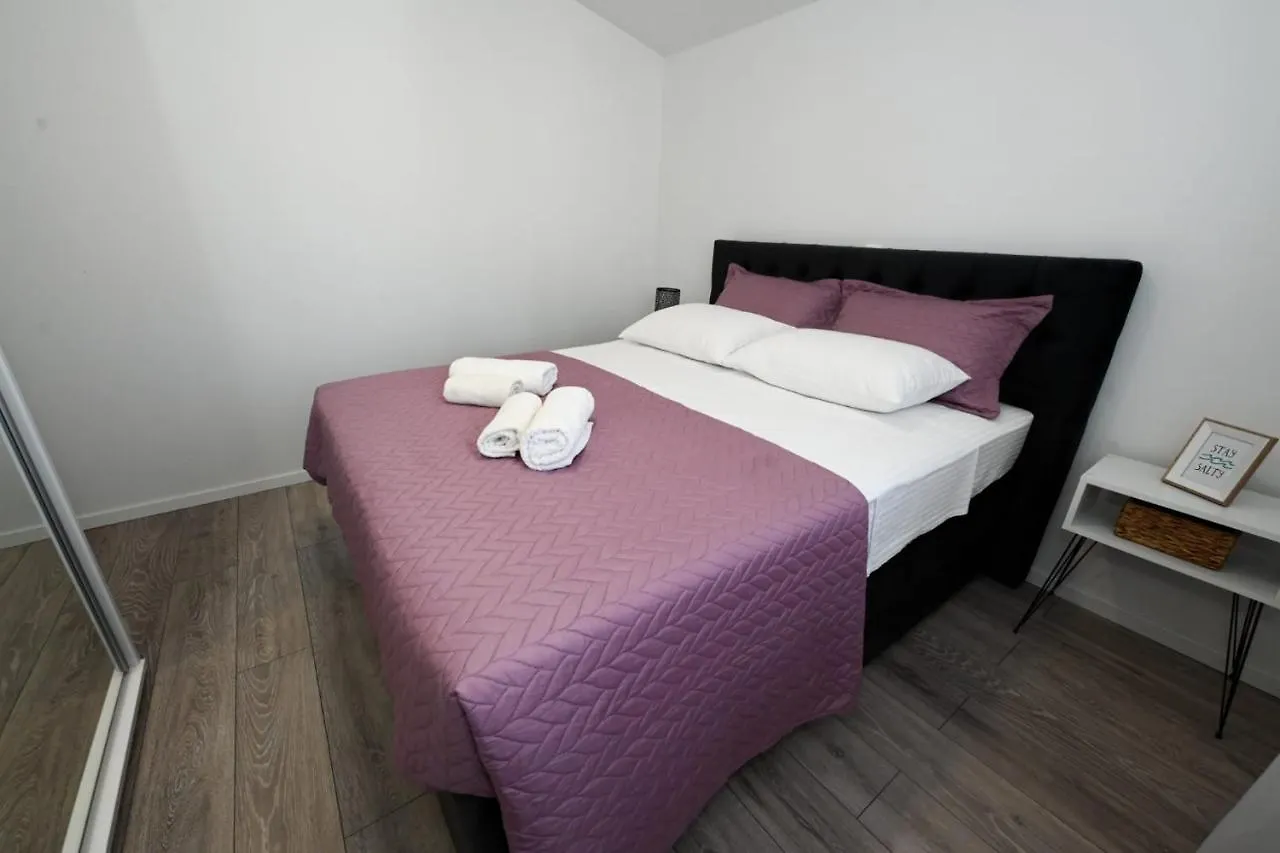 Apartments Astoria Vir